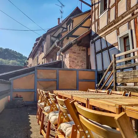 Elegant Flat In Historic Medieval House Lejlighed